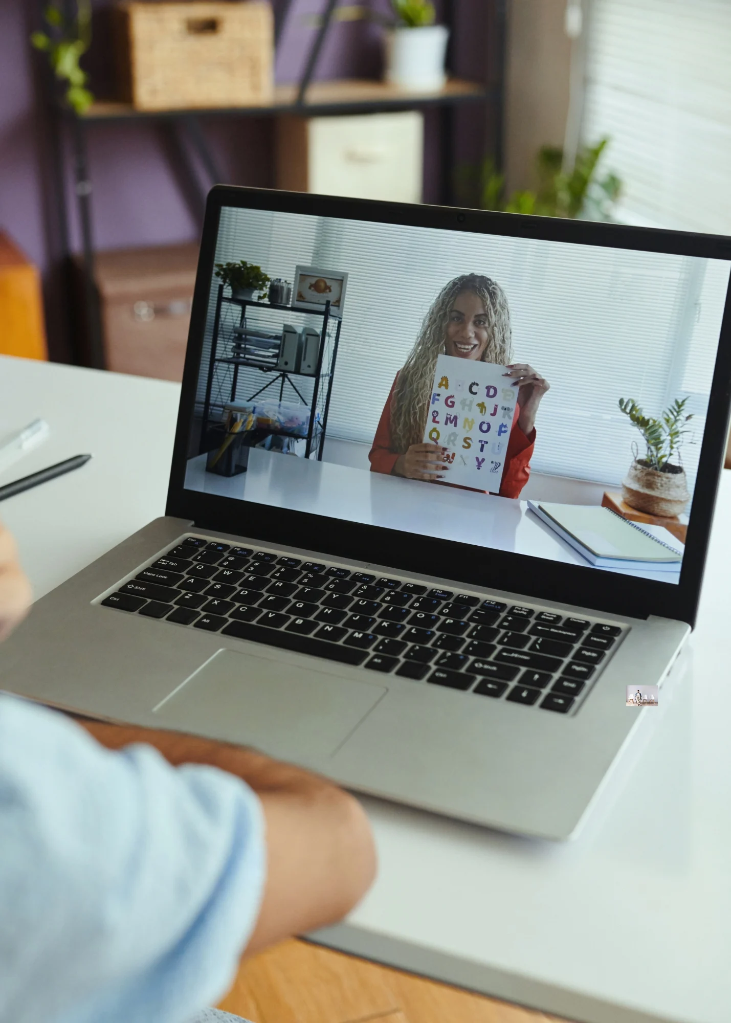 One to one online tutoring providing personalized virtual learning support for students