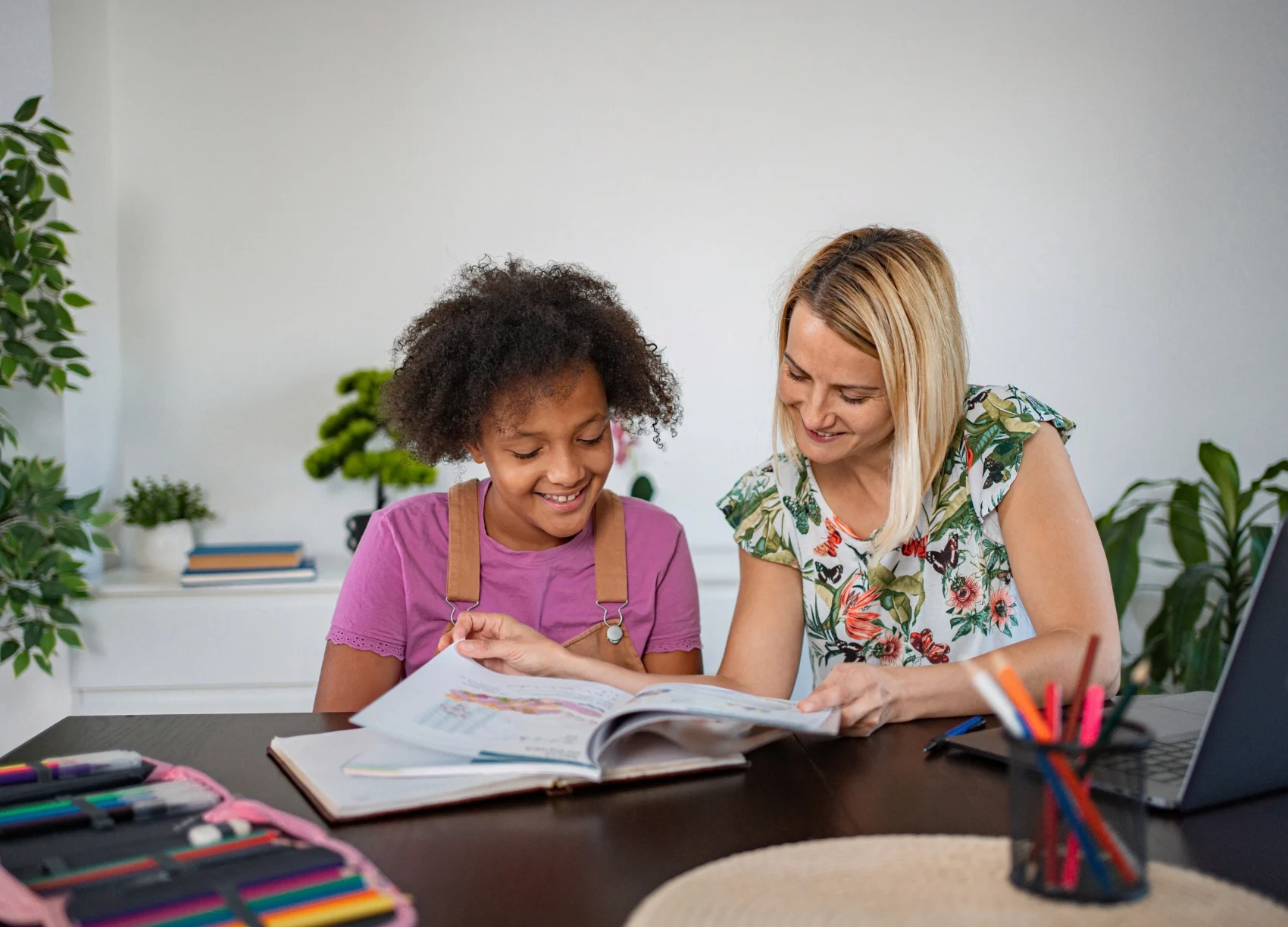Private tutor UK providing one-to-one learning support to a young student at home