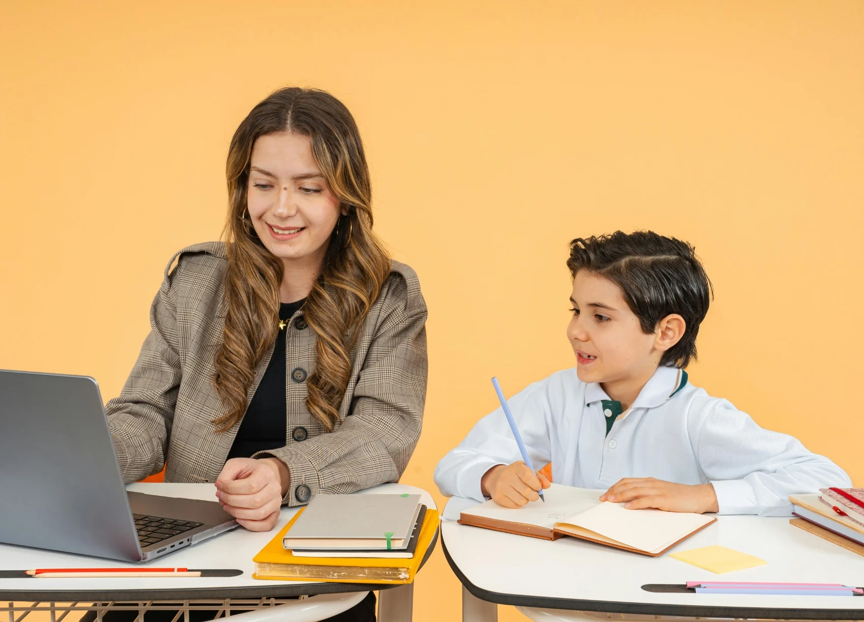 Best tutoring websites UK helping students learn through personalized online tutoring sessions
